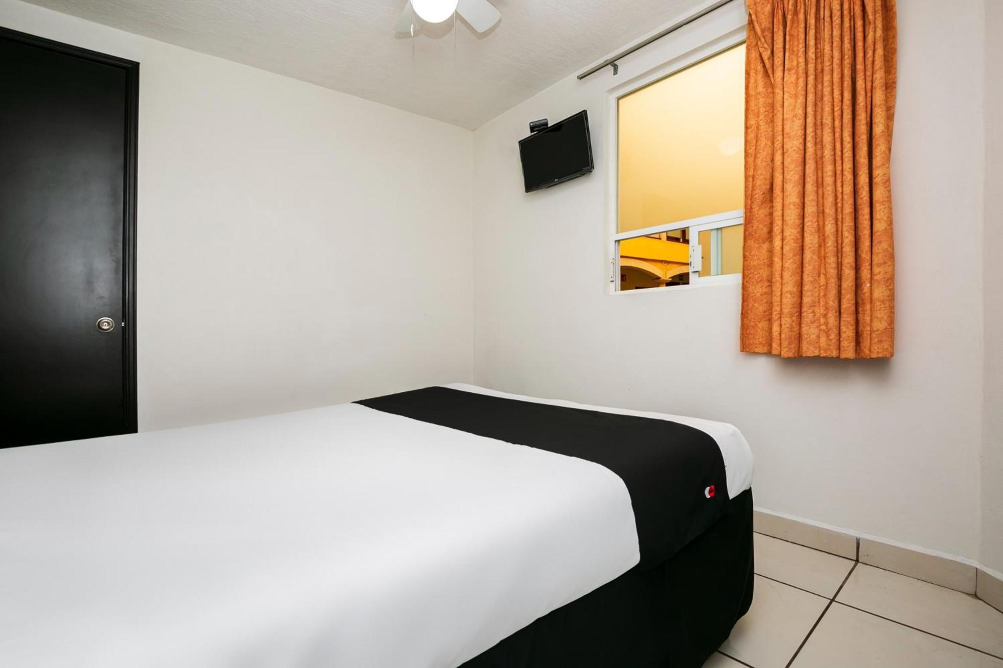 Capital O Hotel Victoria Морелия Экстерьер фото
