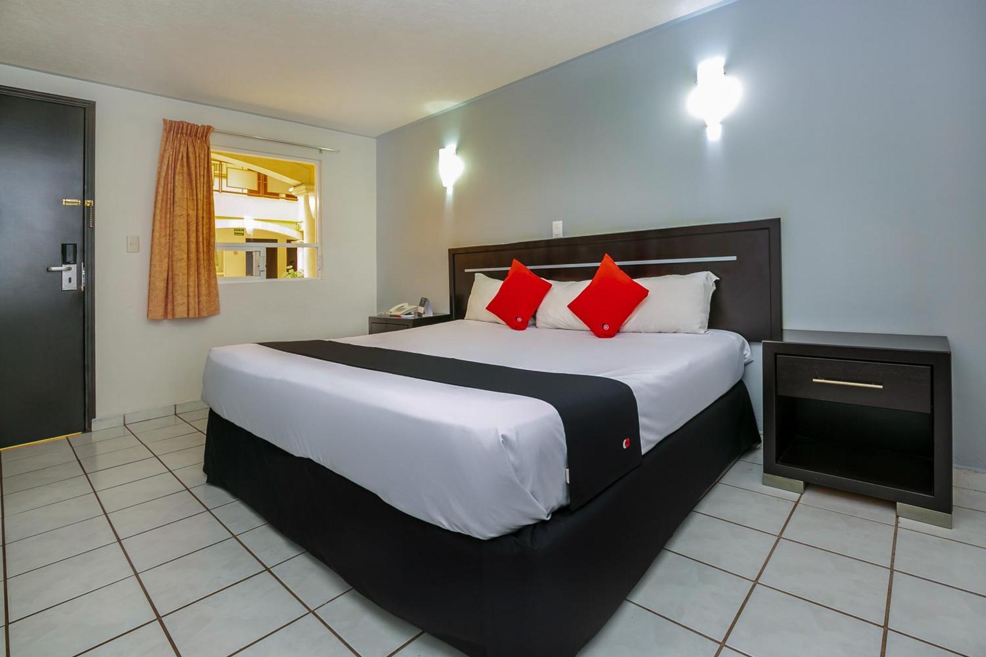 Capital O Hotel Victoria Морелия Экстерьер фото