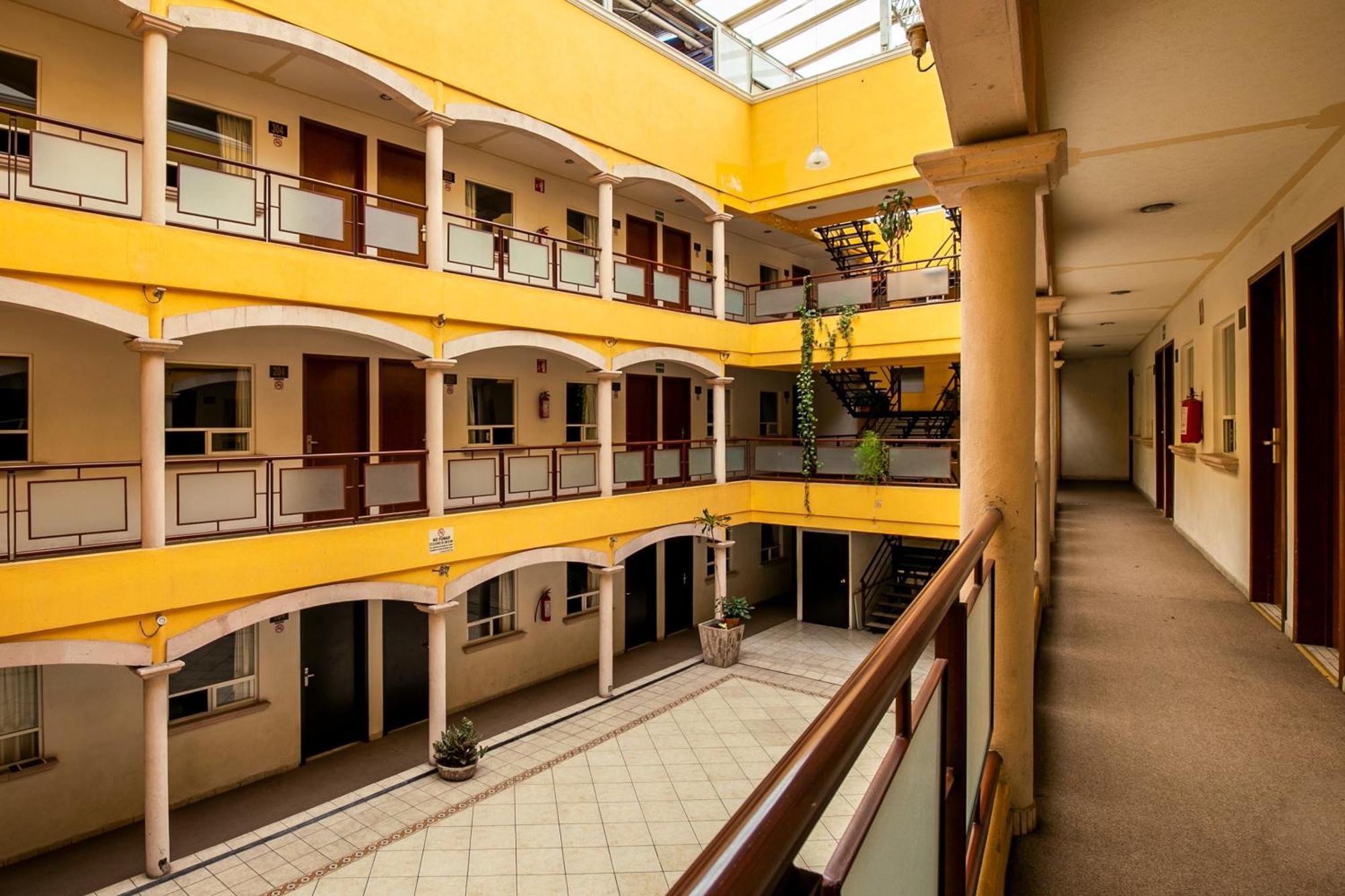 Capital O Hotel Victoria Морелия Экстерьер фото